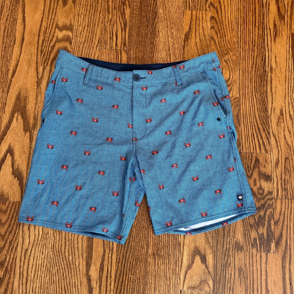 Men’s Sperry crab shorts. Water proof & quick dry. Size 36.